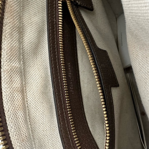 GUCCI BIG G MESSENGER BAG - Picture 6 of 6